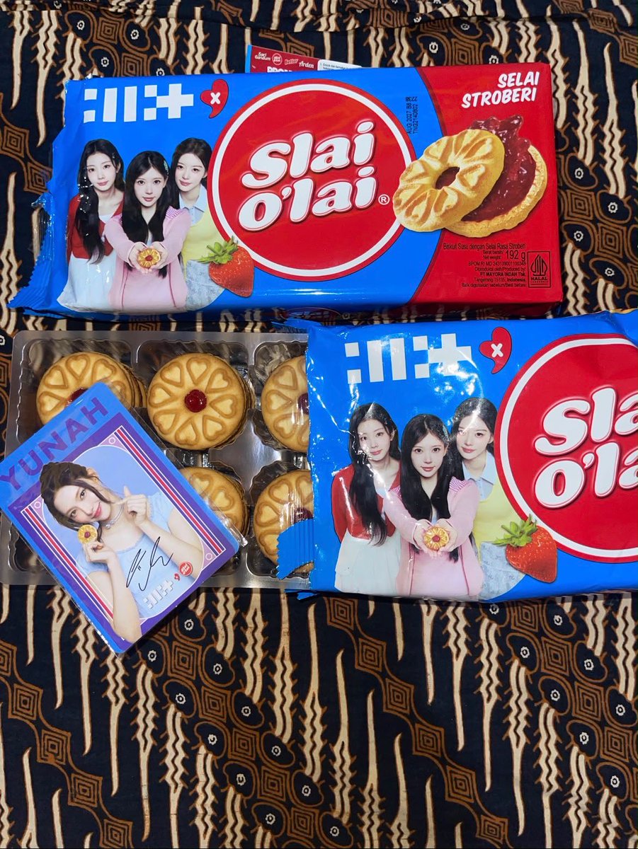 kadekaldi01's tweet photo. Ini tuh lucu banget 😭💗 Slai O’lai bareng ILLIT bikin ngemil jadi makin seru, apalagi pas dapet photocard-nya 🥹✨ terus biskuitnya juga gemes banget buat difoto sebelum akhirnya habis wkwk. Kayaknya harus cobain semua rasanya deh 😭

#ILLITSukaSlaiOlai
#SlaiOlaiBanyakRasa https://t.co/LOtzHM1ZR9