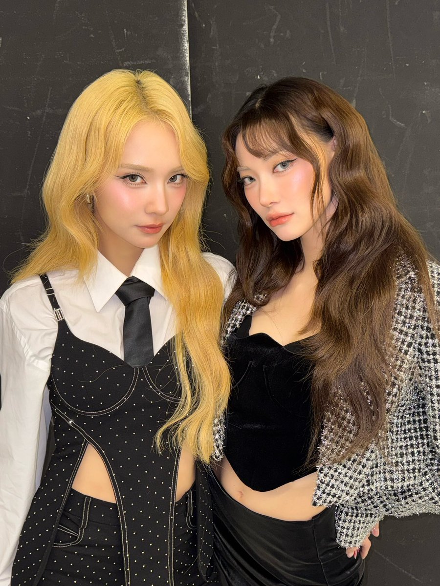 janhaefanpage's tweet photo. JANHAE UPDATE 💜   (1/2)

🖇️ https://t.co/88Uaihqaul

#JANJINGJING #JANHAE #JANIVERSE https://t.co/xQwtVbBB0e