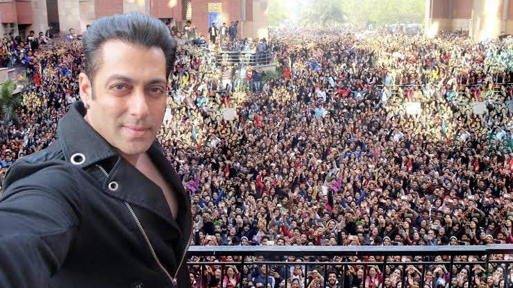 SalmanNation27's tweet photo. Salman Khan's 37 yrs in Bollywood is a testament to his timeless appeal! The People's Champ continues to rule hearts &amp; screens with his larger-than-life presence. Here's to many more iconic roles &amp; blockbuster films!

#38YearsOfSalmanKhanEra https://t.co/LUJAzMuGD4