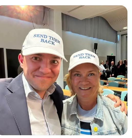 PDisinformaatio's tweet photo. @PAittakumpu Eivätkö nämä ministerit osaa olla maassa maan tavalla! Nyt pistä omasi ruotuun! Voisiko lippiksen teksti olla kauniilla suomen kielellä: LÄHETTÄKÄÄ HEILLE SELKÄ
#suomeksikiitos https://t.co/plMl4NzsTX