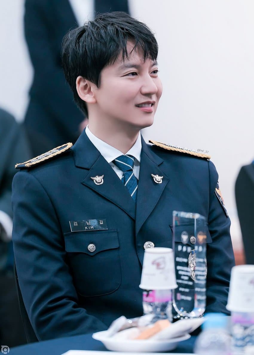 zzzzxiazzzz1215's tweet photo. 아 미남력이 필요해... https://t.co/JygAagZTMp