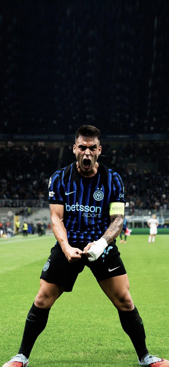 BeanInterista's tweet photo. Ogni anno c’è un nuovo giocatore più forte di Lautaro

Uno che segna 20 gol a stagione da 7 anni, capitano dell’Inter, 9 trofei e 2 finali di UCL

Una volta era Leao, poi Yildiz, Paz. Ora tocca a Malen

Insomma, cambiano i nomi, ma lo standard resta lo stesso

LAUTARO MARTINEZ https://t.co/L8G3fYTBET