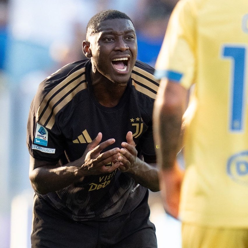 BianconeriZone's tweet photo. Spalletti does not see Kolo Muani as the type of striker who can break down difficult defences and wants a profile similar to Pellegrino. @DiMarzio https://t.co/dIzeC0u5Gl