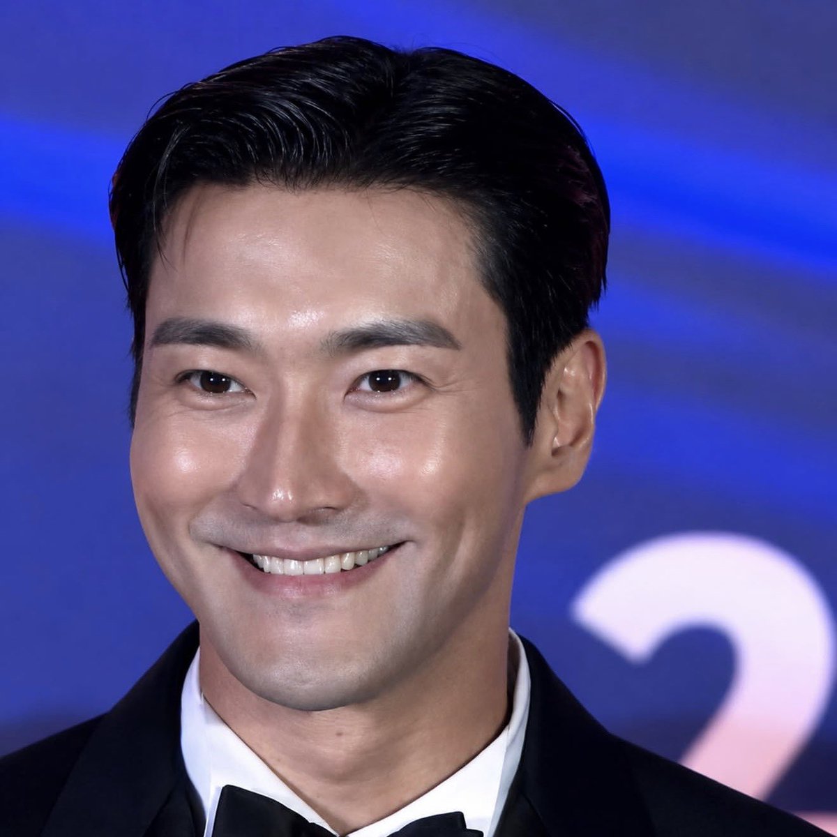 siwonchoi's tweet photo. 2019년과 2026년. https://t.co/h18h9i8KeF