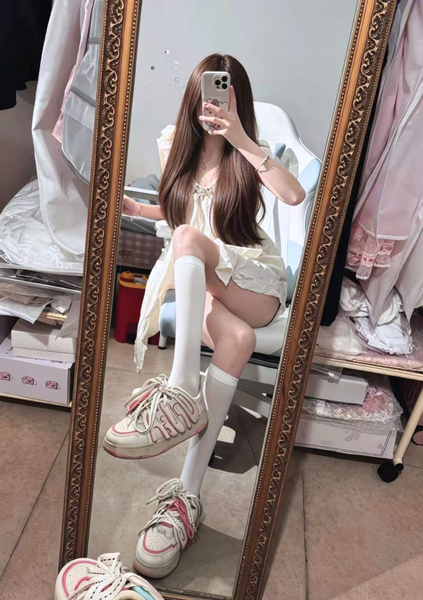 anguiluda's tweet photo. 有随叫随到并愿意回应的在东胜吗，别聊着聊着人就不见了；晚上想发照片的时候，想doi但不太想一直陪聊，实在快懋不住了。别只会说漂亮话。  #东胜 https://t.co/02yjseiGnk