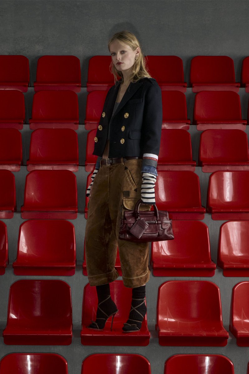 Dsquared2's tweet photo. Zero interest in small talk by the coffee machine.

The PRE-FW25 "Working 9 to 5" edit is live. 
Shop now at https://t.co/CysX3vEFe2 and select stores worldwide.

Photography by #FrancescoNazardo
Styling by #HaleyWollens

#DSQUARED2 https://t.co/hfXIPytp0M