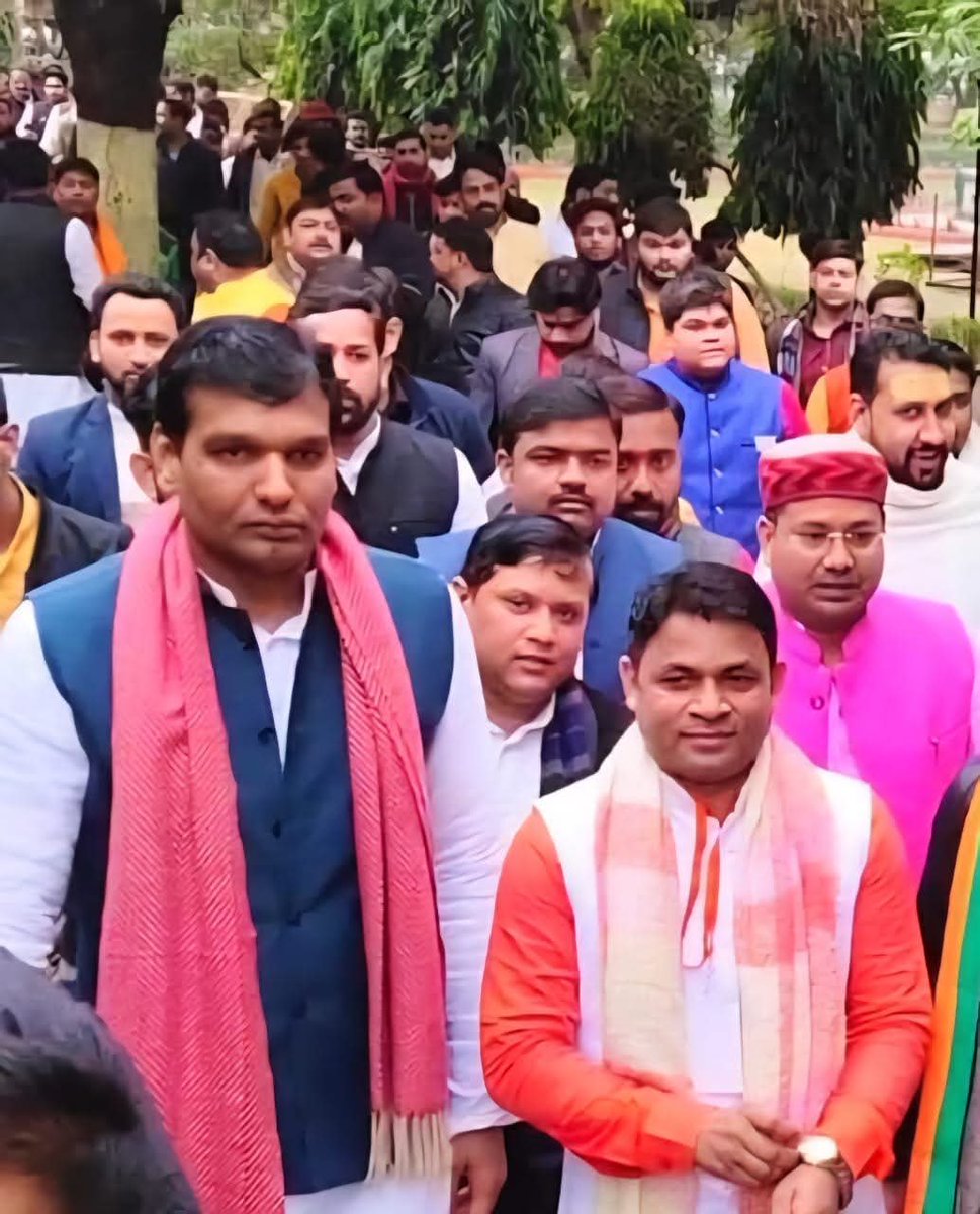 MrYaduvansh's tweet photo. भारतीय जनता पार्टी अवध क्षेत्र के क्षेत्रीय मंत्री श्री @VikasSinghBJP3 को जन्मदिन की हार्दिक बधाई एवं शुभकामनाएं । हम आपके यशश्वी जीवन की ईश्वर से प्रार्थना करते हैं।💐🎂 https://t.co/RA7OXbuIF5