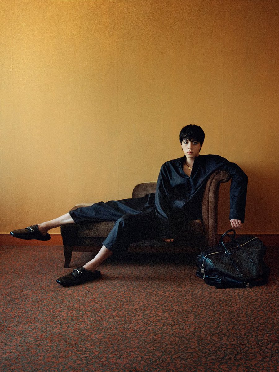 _inmusic_'s tweet photo. JIN looks stunning for Gucci. https://t.co/YRytfdH8yR