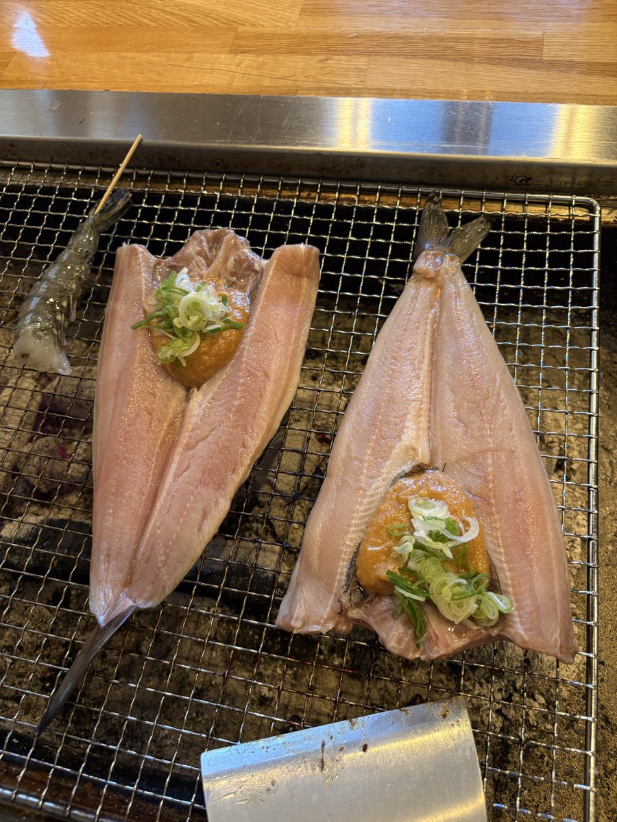 chibisuke0206's tweet photo. 週末に礼文、利尻行ってきたー！！
スクーター乗りたくて行ったら格好だけ不良になってしまった！！ https://t.co/qUDNMY24PL
