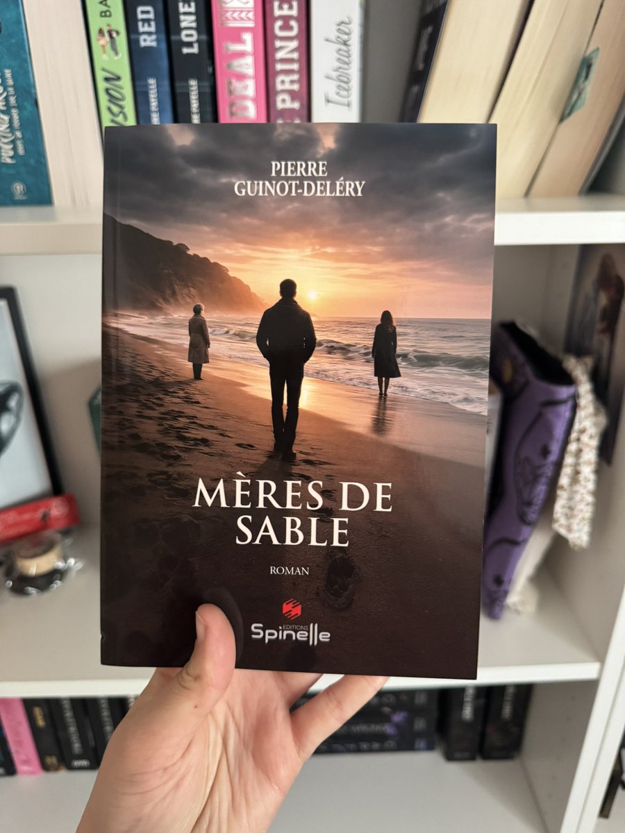 Nellabook's tweet photo. Si jamais je me sépare de ces livres #book #gleeph #goodreads https://t.co/MPyvhlt9Tu