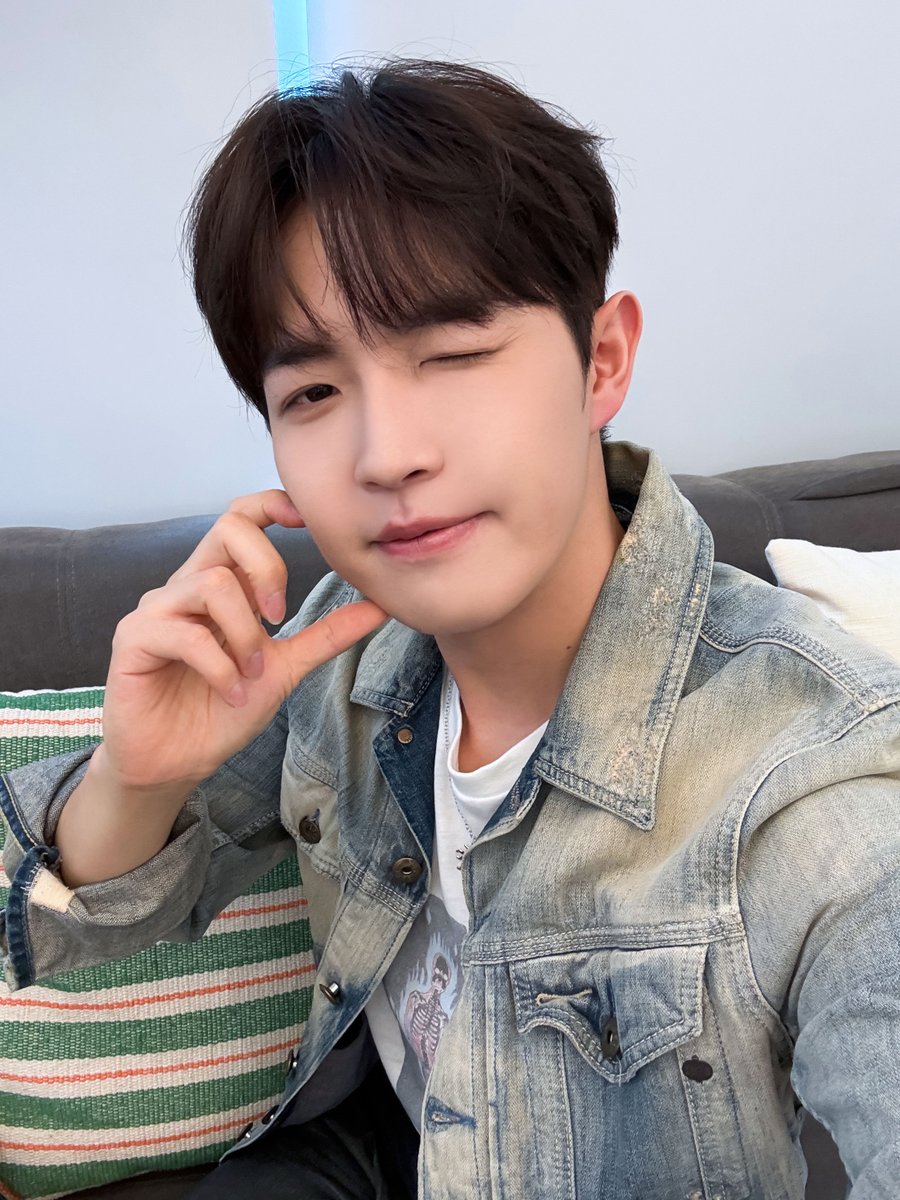 KJH_officialtwt's tweet photo. [📸] 2026.08.26 STONE MUSIC 수석연구회

#김재환 #KIMJAEHWAN https://t.co/lcN3lJH0HE