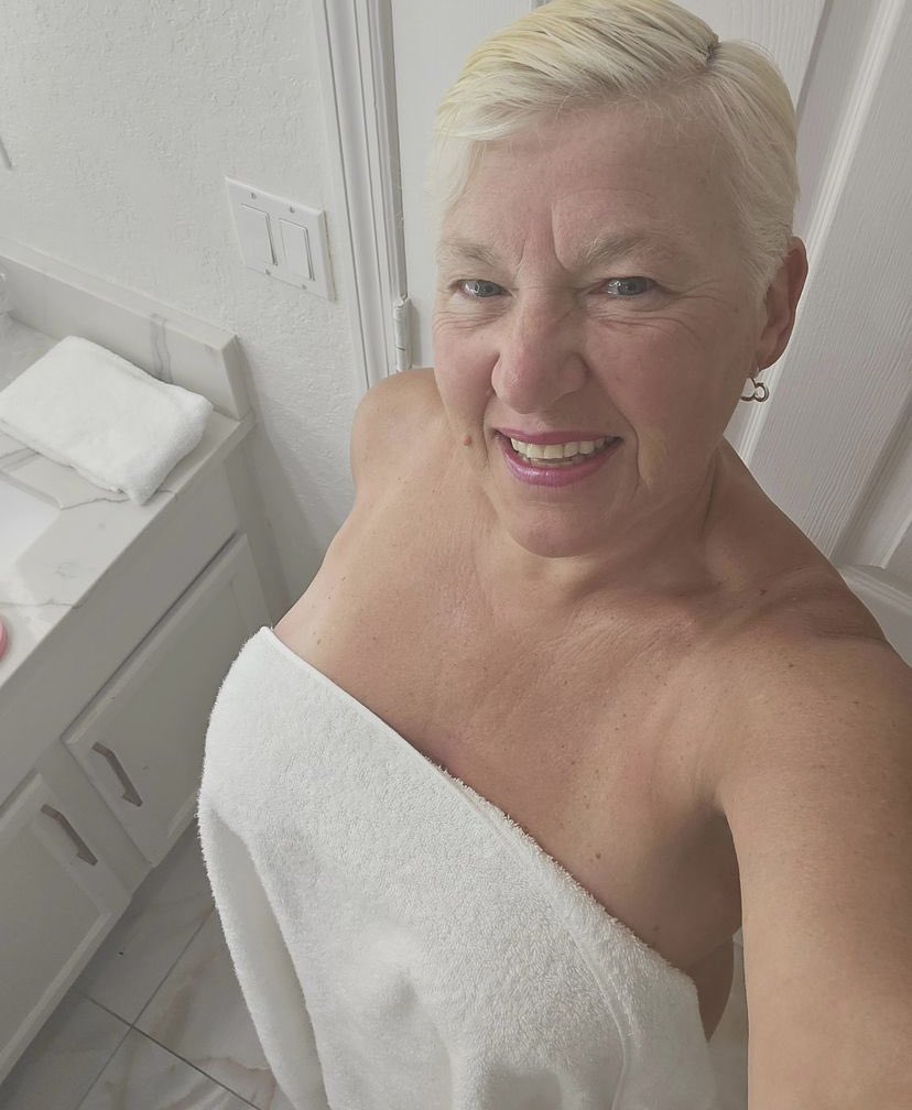DebbieMurrayxx's tweet photo. https://t.co/xWi7X0PkYM  Are you interested in joining my private Telegram? It costs $50 to join. Hit me up here if you’re interested. https://t.co/OkyokCiSGW