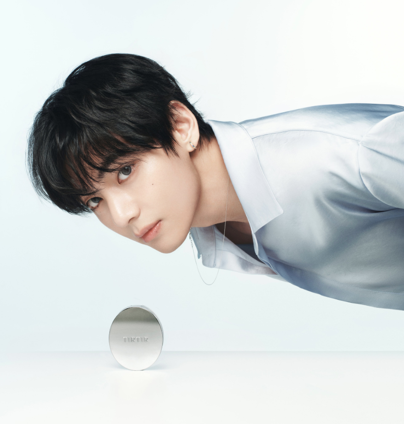 AboutMusicYT's tweet photo. Taehyung is elegant in new photos for TIRTIR. https://t.co/oCwq9CpdC2