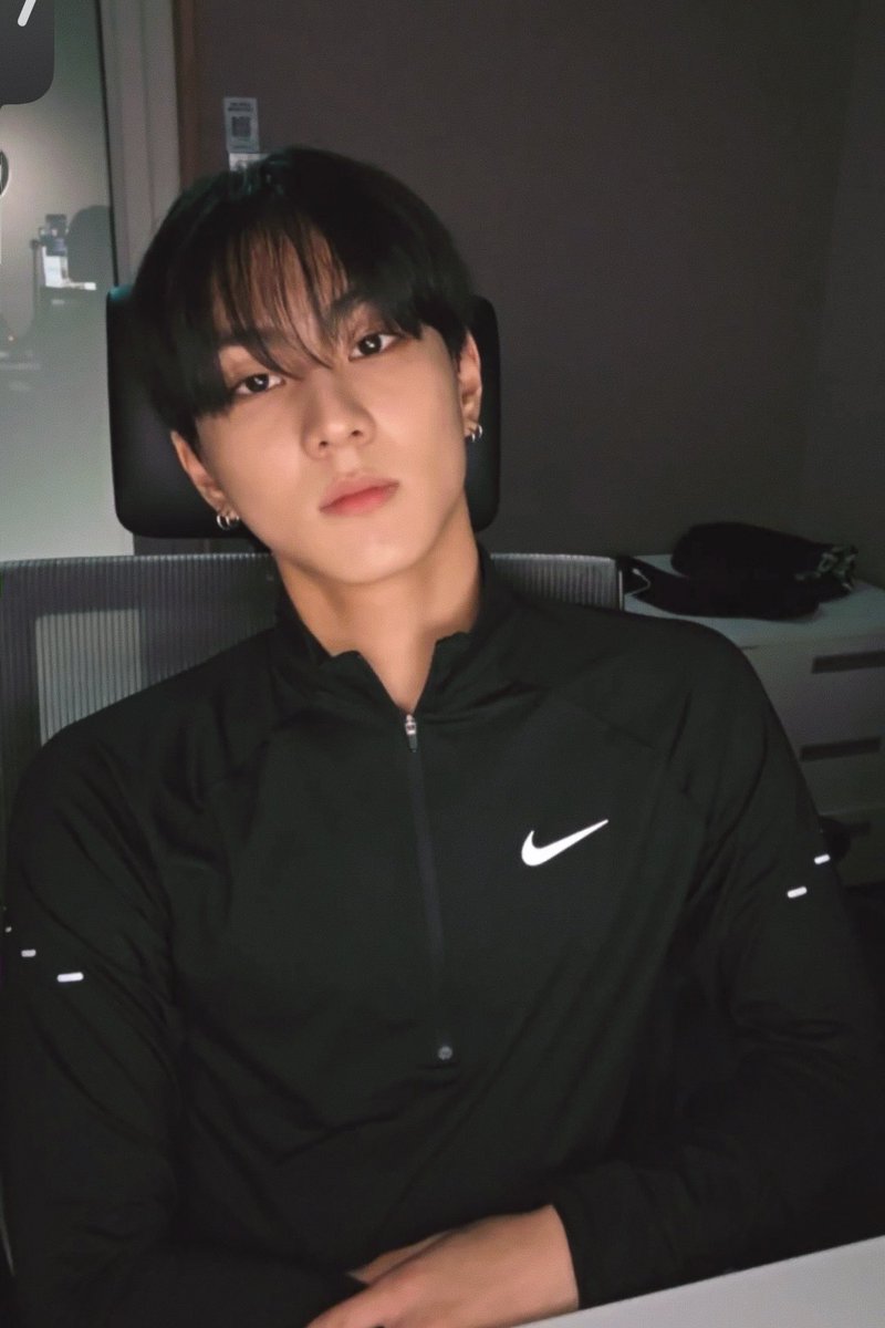 0209coded's tweet photo. this angle is so boyfriend coded ❤️‍🩹 https://t.co/u8CM5sz1zC