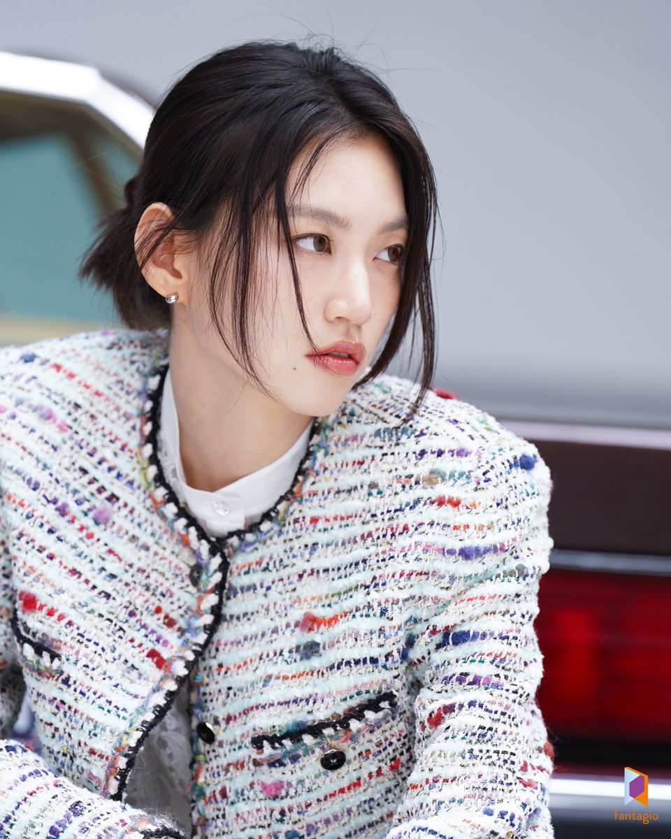 fantagiogroup's tweet photo. [#김도연][비하인드컷] #모조 광고 촬영 현장

#KIMDOYEON #MOJO https://t.co/m0JN88k9oL