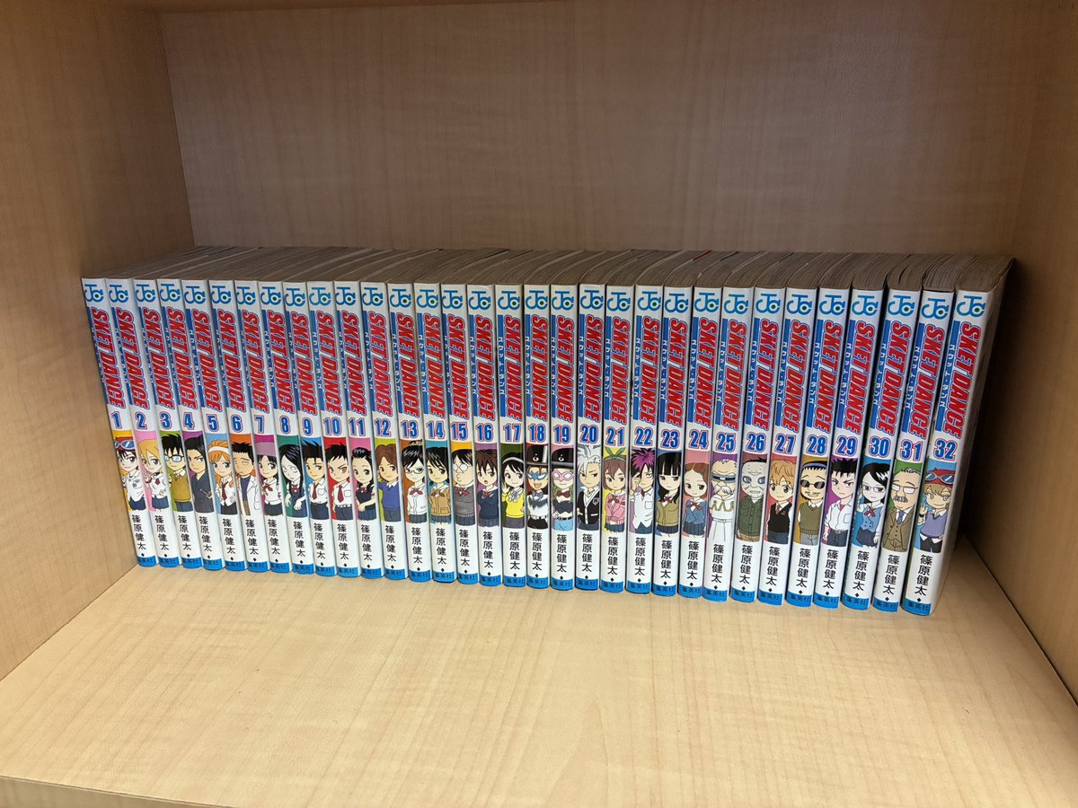 mmmmokku's tweet photo. 俺の人生を決めたと言っても過言では無い作品SKETDANCEを全巻買った
今まで実家にしかなかったからね。やっと読める！ https://t.co/kkzRGwjwXY