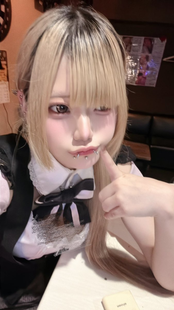 ria_Lapin's tweet photo. いますん

あめのせいでかみのけぐちゃぐちゃ、来店遠隔おまちしてます\(＞ω＜)/ https://t.co/uxKNsY9KfD