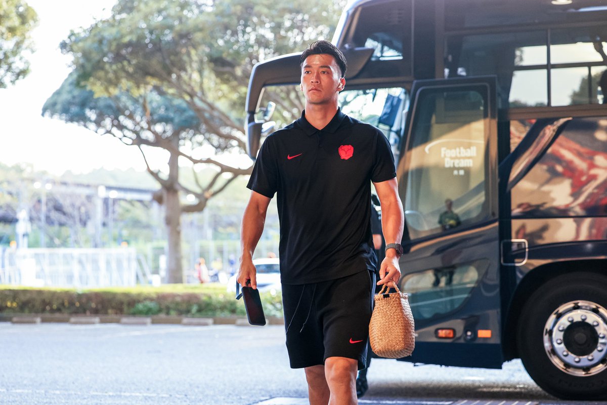 atlrs_official's tweet photo. 🔴8/26 🆚鈴鹿🔴
#鹿島アントラーズ #共闘

選手バスがメルカリスタジアムに到着🏟️🚌

スタジアムに来られない方も、共に闘いましょう💪✨️

🔻試合速報はこちら🔻
🔗https://t.co/waT9kjBndD https://t.co/DdloD8O2qf