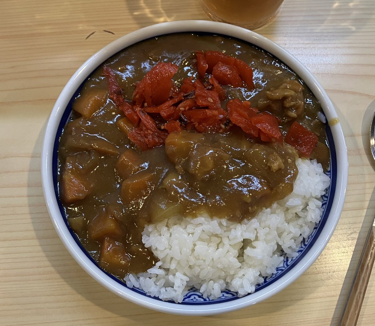 orenomeshiroku's tweet photo. 8月26日　昼食　三重県鈴鹿市
夜食亭
お魚定食（タイのあら煮）
超美味也
久々の鈴鹿市で新たに素晴らしい店が見つかった。こんなのが会社の近くにあったら毎日来てしまう。ランチメニュー豊富。定食頼むとカレーも付く。 https://t.co/ChqpbJCIDx