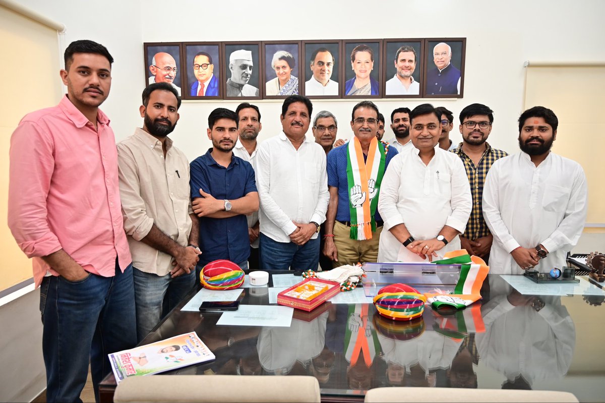 INCRajasthan's tweet photo. पीसीसी वॉर रूम में कांग्रेस प्रदेश अध्यक्ष गोविन्द सिंह डोटासरा जी से प्रदेश कांग्रेस के आरक्षण बचाओ प्रकोष्ठ के नवनियुक्त अध्यक्ष जस्सा राम जी ने मुलाकात की एवं नई जिम्मेदारी के लिए पार्टी संगठन के प्रति आभार व्यक्त किया। https://t.co/Kfor9w7U0l