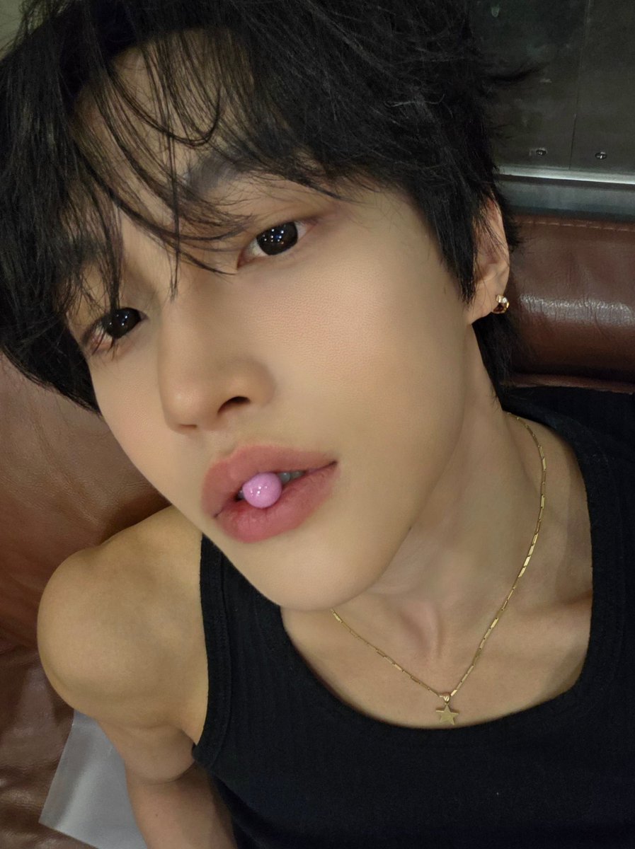 chrryever's tweet photo. 원빈 버블 ♡ https://t.co/LSCG3J2z5E