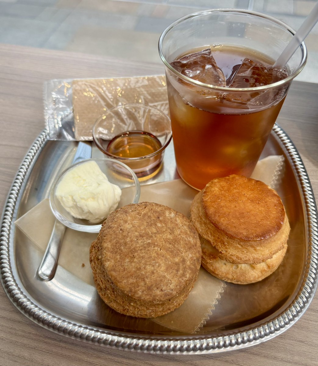 soratsakura's tweet photo. またまたスコーンが食べたくて、2店舗ハシゴ。美味しかった😋 https://t.co/6dOlMF889k