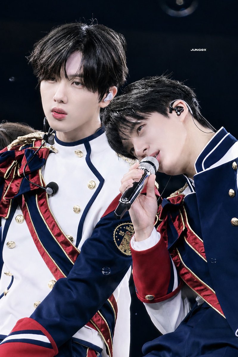 _423205's tweet photo. 제복 젠성이 좋다 https://t.co/w5JAGsq5jB