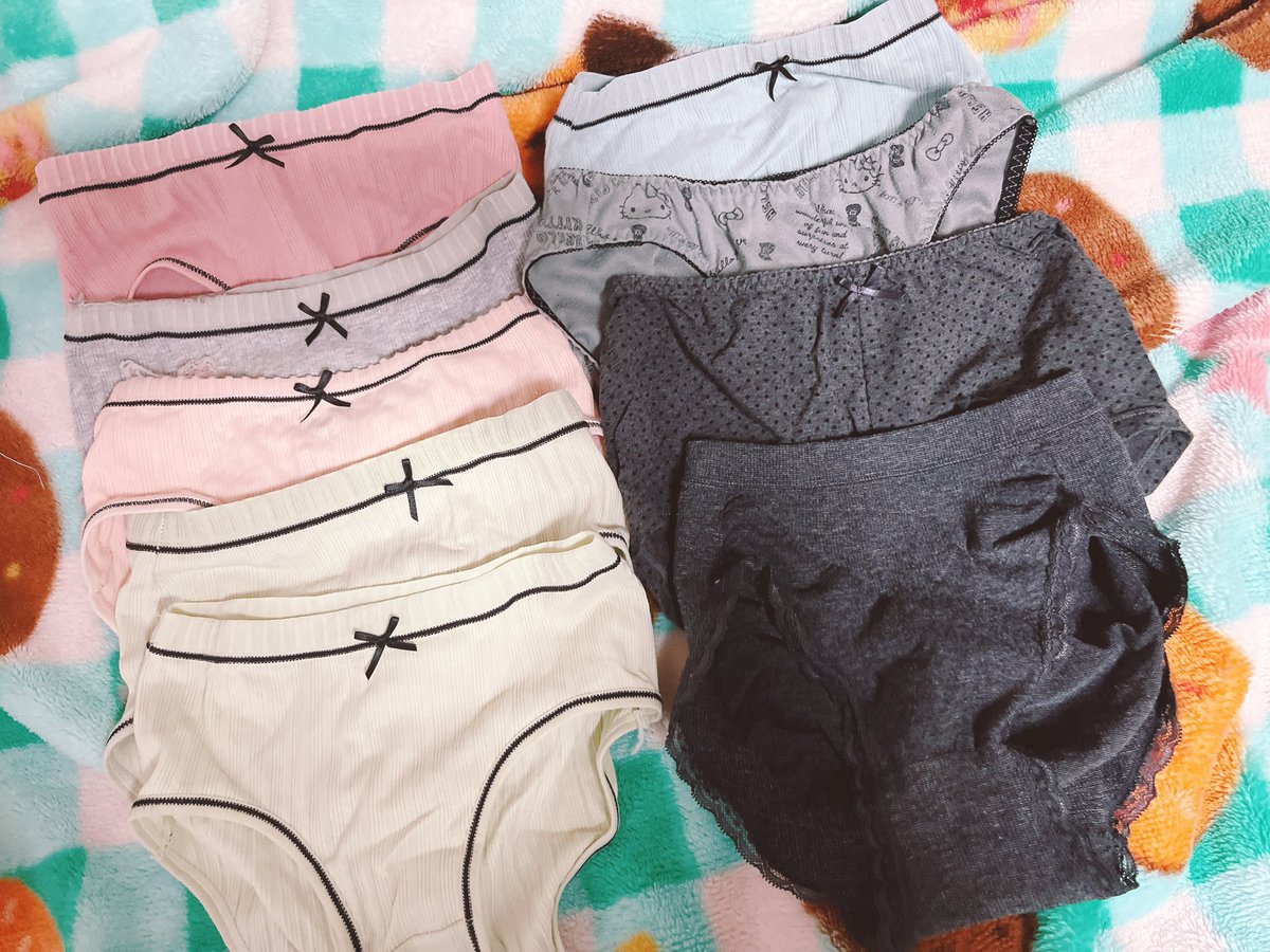 DM3TEAM's tweet photo. 下着販売 🎀꙳.*

1枚目 上下set 3500円 ( tutuanna )
2枚目 スポブラ 1900円
黒パン 各2500円
3枚目 各1900円
4枚目 各1500円

フリマアプリ or PayPay
欲しい方DMください( ᐢ_  ̫ _ᐢ )🎶
一日着用ごとに+500円

#下着売り子 #下着販売 #下着売ります https://t.co/lrG90w3kaC