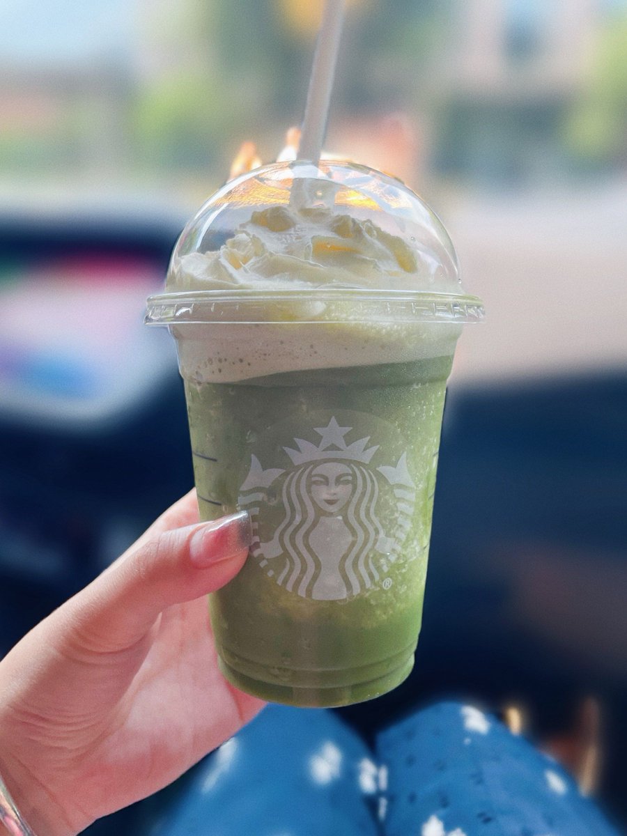 bibit798459's tweet photo. Bought my other half iced matcha on the way home, now they’re stealing sips while I’m waiting for the elevator. Small wins = perfect days https://t.co/co9xSvxJ56