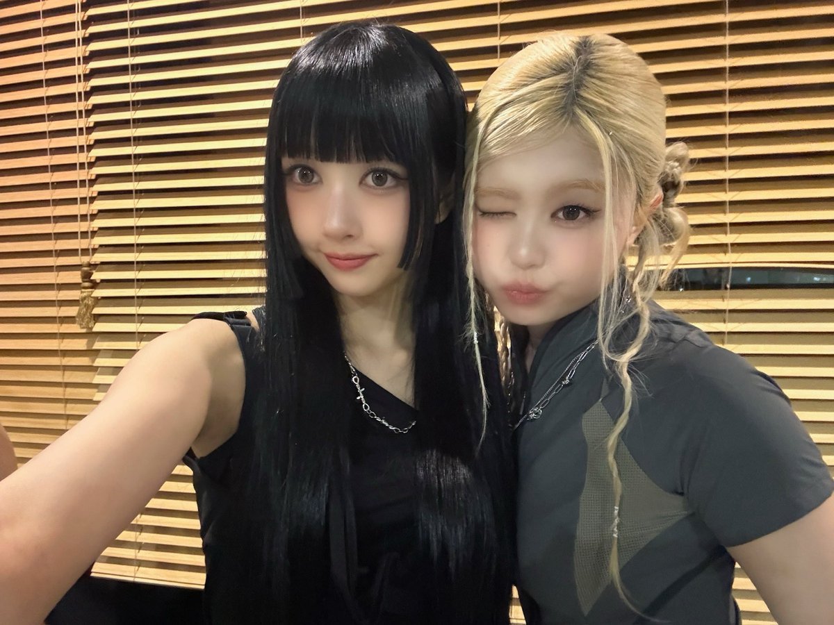acchirraya's tweet photo. Happy Birthday, U eonnie. 🎂💖‼️
Thank you for always being there for me and taking such good care of me. Let’s make an English vlog together someday hehehe. Love you eonnie. 😘😆🤩💖 https://t.co/lzVMOzjrut