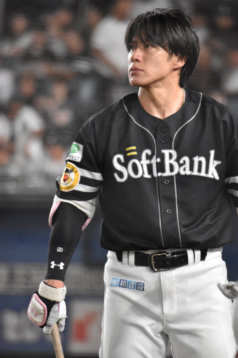 ryochan_sh_6_9's tweet photo. かっけぇ✨
#sbhawks #柳田悠岐 #ギータ https://t.co/QnsZ9zwuDp