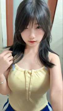 Jscm25570812's tweet photo. 刚拍的  有人想锐评一下我自己16岁的福嘛 🫣 你们要的第一视角来啦📷！！  赶紧看，我要删了…（好羞📷 https://t.co/J5TbOhTEIN