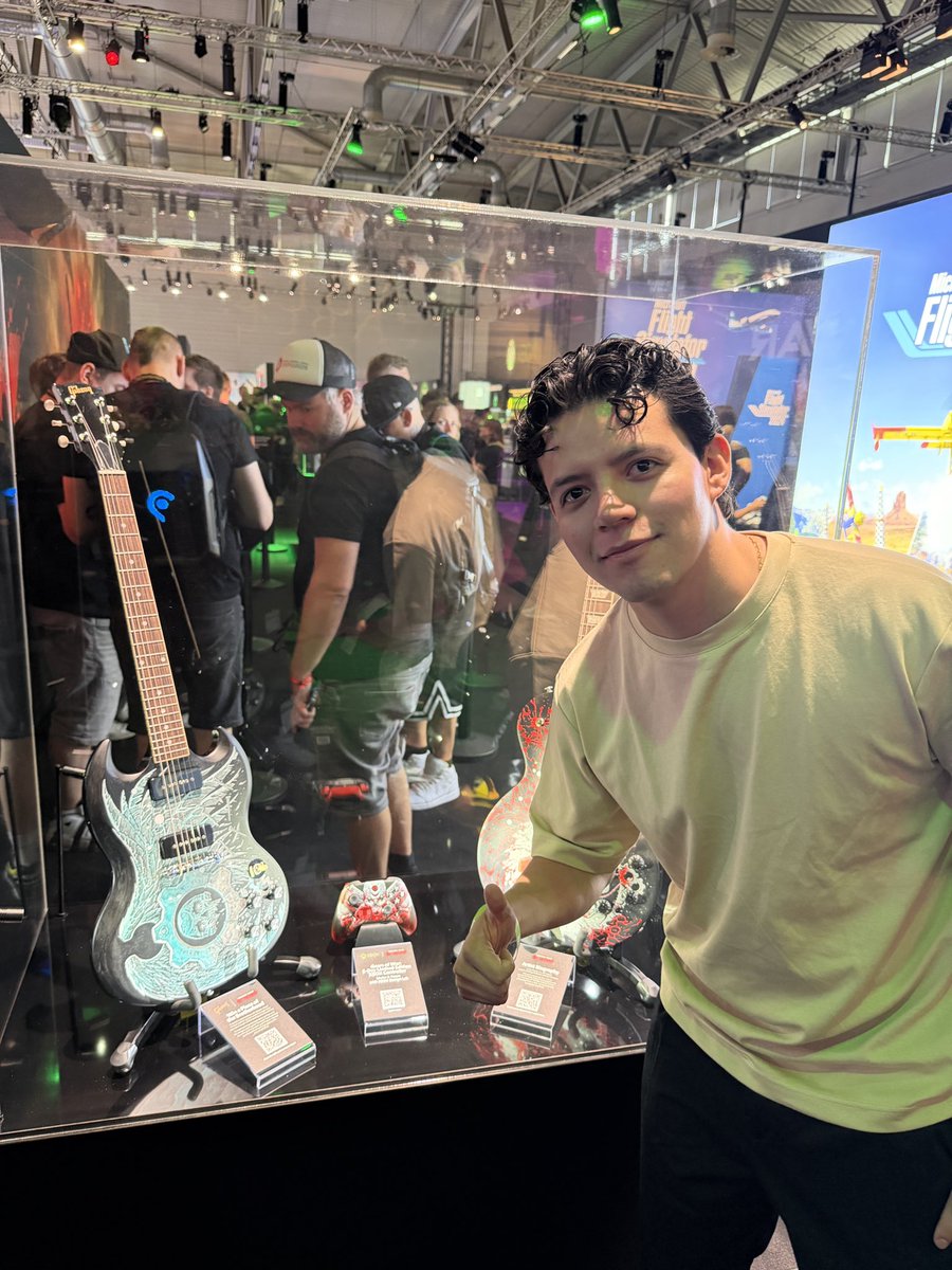 _dezonide's tweet photo. Estamos aquí en el #gamescome2026 apoyando a @GearsofWar y a @xbox 🔥 https://t.co/OtPtfsx26L
