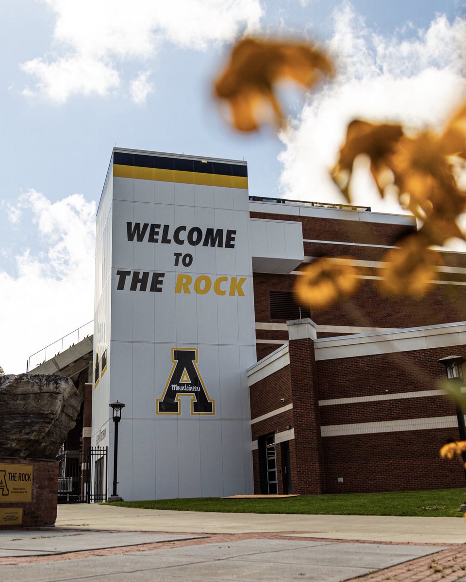 AppState_FB's tweet photo. Still ballin’ 🏈

#GoApp https://t.co/9M4KPmflvB