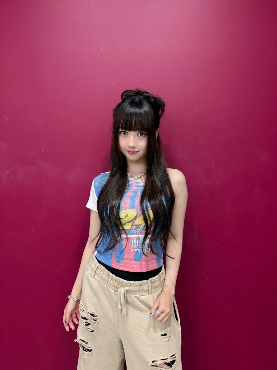 acchirraya's tweet photo. Achichichi is hereeee 🌞🐣🐹
Today I’m bringing some pic with a pink background 💗🎀 so tell me in the replies which one you think looks the best. Btw, I had banana milk today. Don’t forget to have dinner and get a good night’s sleep okay? 😆💝 https://t.co/DJA0R7M74V