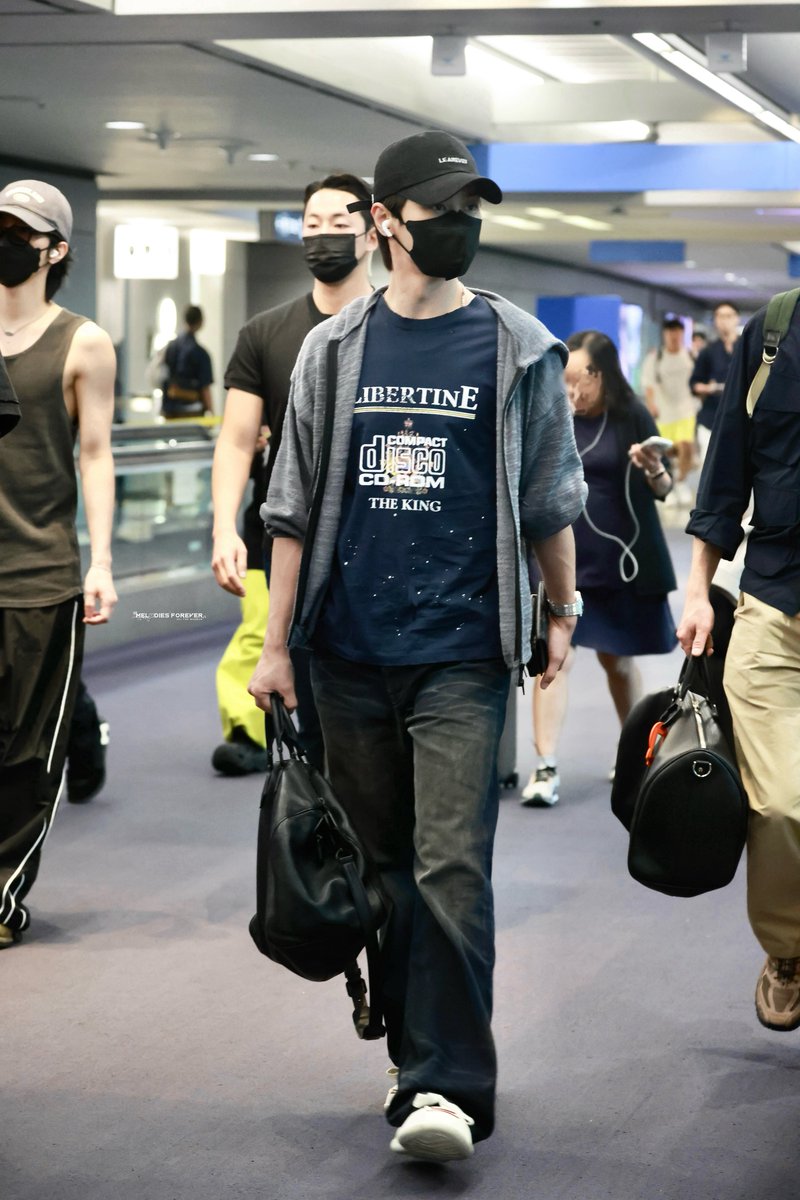 Melodies0101's tweet photo. 20260824 HKG✈️ICN

#KUN #钱锟 #쿤 
#WayV #威神V https://t.co/eBmxBxbM9n