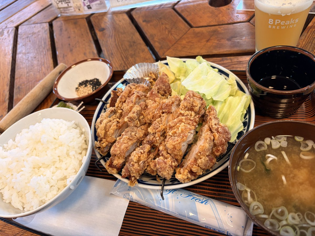 yamasuki1225ip's tweet photo. 八ヶ岳山荘の山賊定食めっちゃボリューミーで最高やった！！！ https://t.co/1nz45Np0Wx