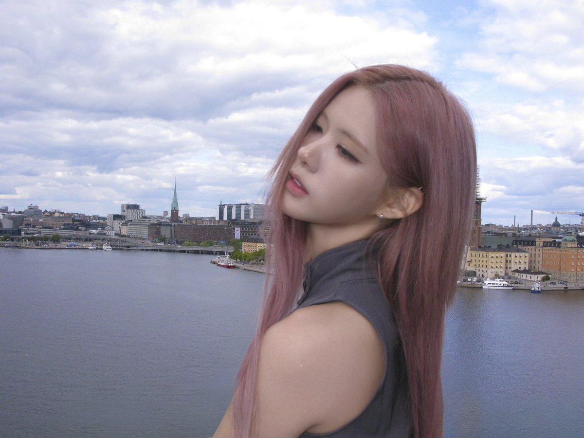 Yye0ni's tweet photo. 260826 [👀 #real_eye]

vi ses igen♥

#라희 #RAHEE #이프아이 #ifeye https://t.co/Ngd7eUDrjA