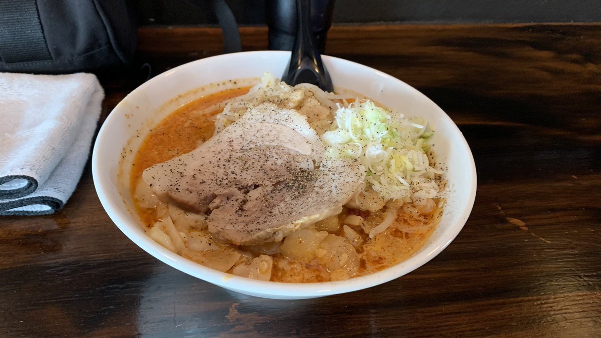 heero2372's tweet photo. 今日も今日とて
常葉町punx side-7
旨辛剛麺��10辛
朝から2時間の草刈り中、常葉の後輩から昼食のお誘い
もう行くしかないよねって感じで訪麺🍜
前回、3辛だったので本日は10辛
ピリリと辛味は強くなったが、マジ旨辛
背脂と豚の旨み、ゴワ麺と辛味で殴ってくる旨さ　次は20辛に挑戦
ご馳走様でした🙏 https://t.co/i1K4uOAV06