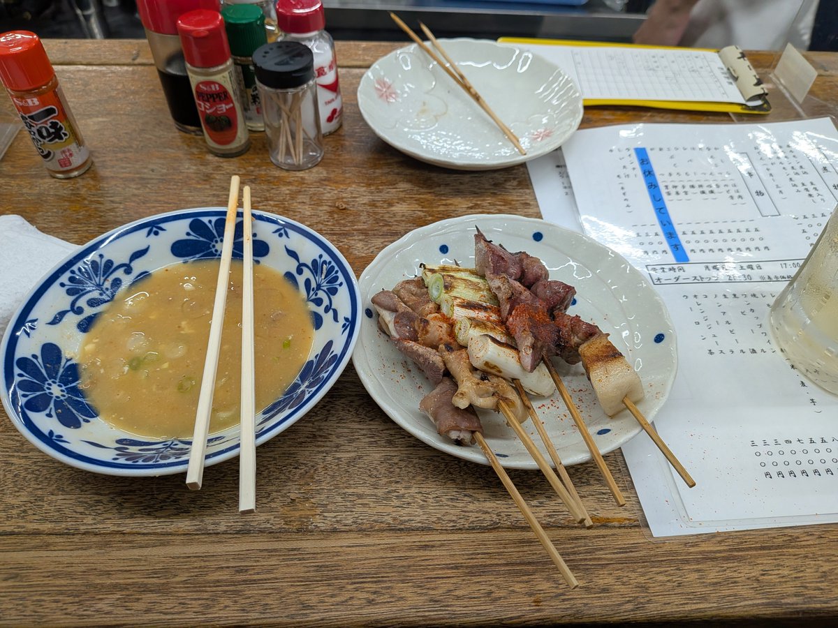 SJKKKT's tweet photo. 秋田の名店からす森。
燗をつける機械が渋い。 https://t.co/shYS0tfwMk