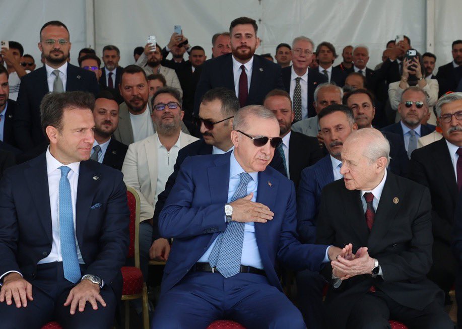 mhanifimacit's tweet photo. Genel Başkanımız Sayın Devlet BAHÇELİ ve Cumhurbaşkanımız Sayın Recep Tayyip ERDOĞAN Malazgirt Zaferi’nin 955. Yıl Dönümü Kutlama Programı’na katıldılar. https://t.co/ziSRwSeKVS