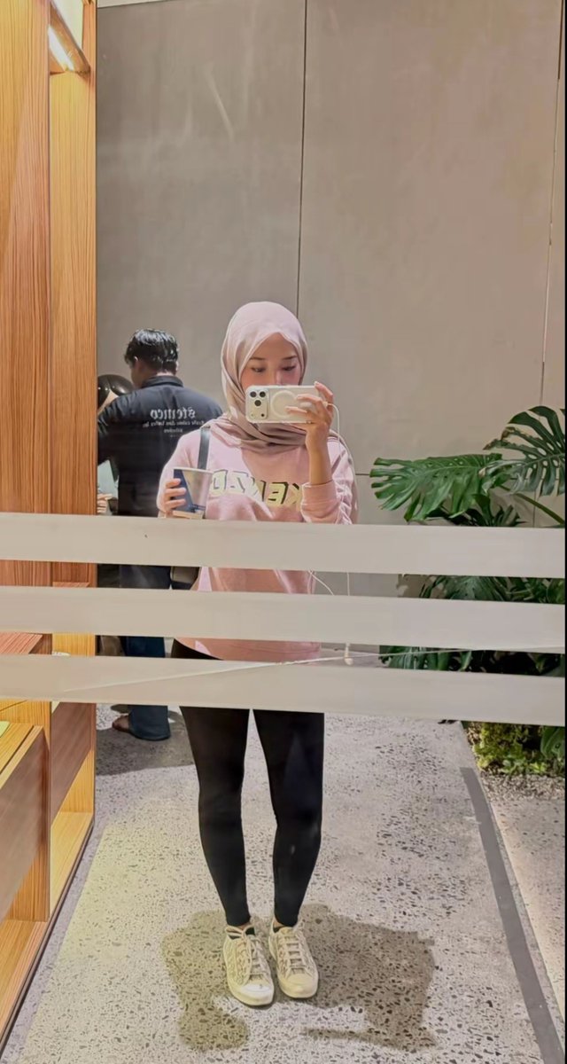 marchschaa's tweet photo. Sendiri juga oke anjayy https://t.co/AIpi3ShUO0