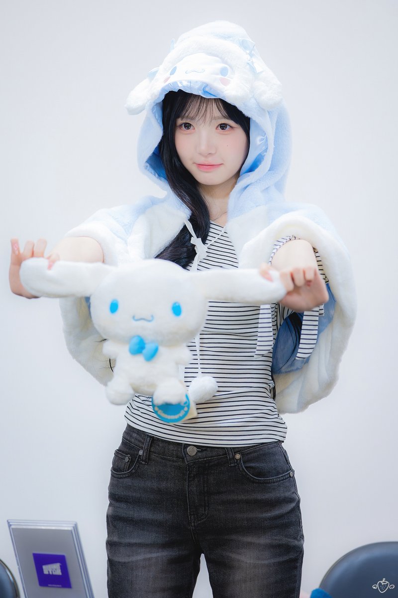 GirlGroupCD's tweet photo. 260820 #tripleS #트리플에스 #トリプルS #ChaeWon #채원 #チェウォン https://t.co/tkmnzy0jUJ