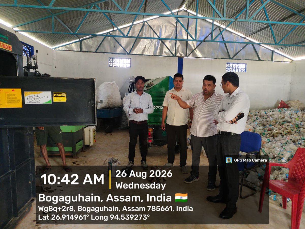 sbmg_assam's tweet photo. #Sivasagar District Commissioner visited the #Gaurisagar Block #PlasticWasteManagementUnit, reviewed operations, and interacted with #PHED officials and GP functionaries. The shredding unit’s panel board was damaged after #flood submergence. https://t.co/6e9m284DGa