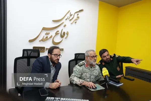 defapressIR_'s tweet photo. سردار شکارچی از صفحات خارجی دفاع‌پرس رونمایی کرد

سخنگوی ارشد نیرو‌های مسلح جمهوری اسلامی ایران با حضور در خبرگزاری دفاع مقدس از صفحات جدید این رسانه به زبان‌های انگلیسی، عربی، روسی، اردو، فرانسوی و ترکی رونمایی کرد.

این صفحات اخبار و تحولات ایران را با تمرکز بر انعکاس سوژه‌های دفاعی و امنیتی و مواضع فرماندهان و نیرو‌های مسلح جمهوری اسلامی ایران پوشش می‌دهد.

https://t.co/fn2PUqmNhx
