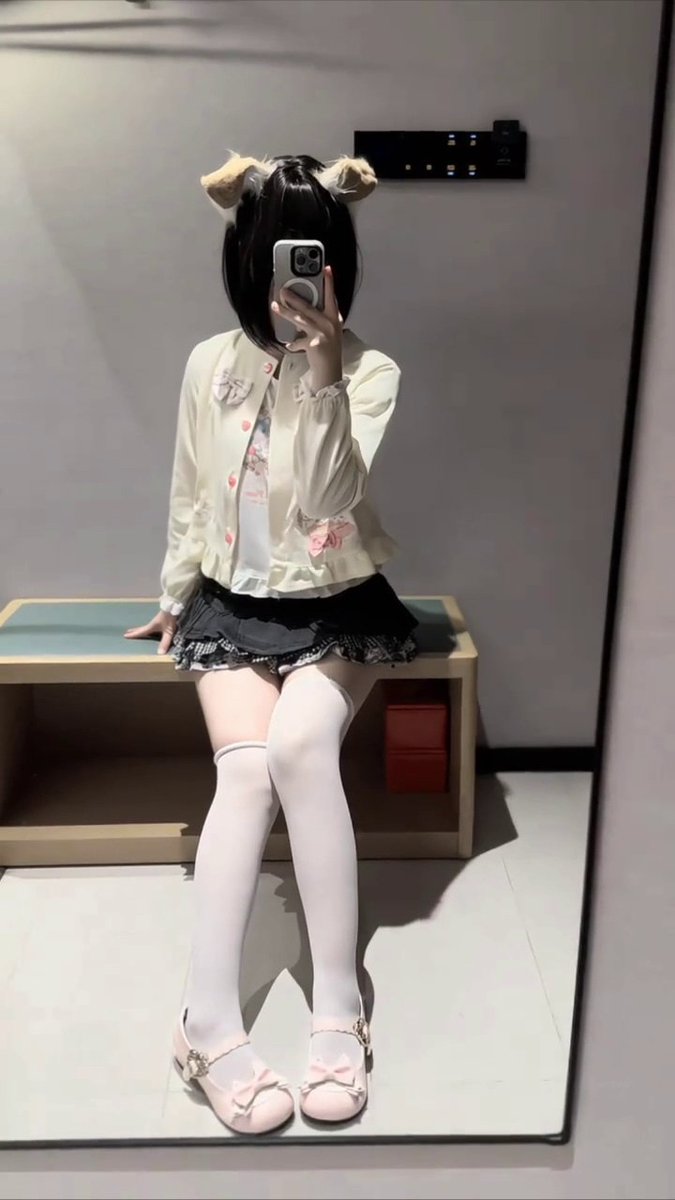 john6864670597's tweet photo. 見て気になったら、ひとこと送ってください🖤

#裏アカ女子 #裏垢女子 #裏アカ男子と繋がりたい https://t.co/X8TDT1rrrw