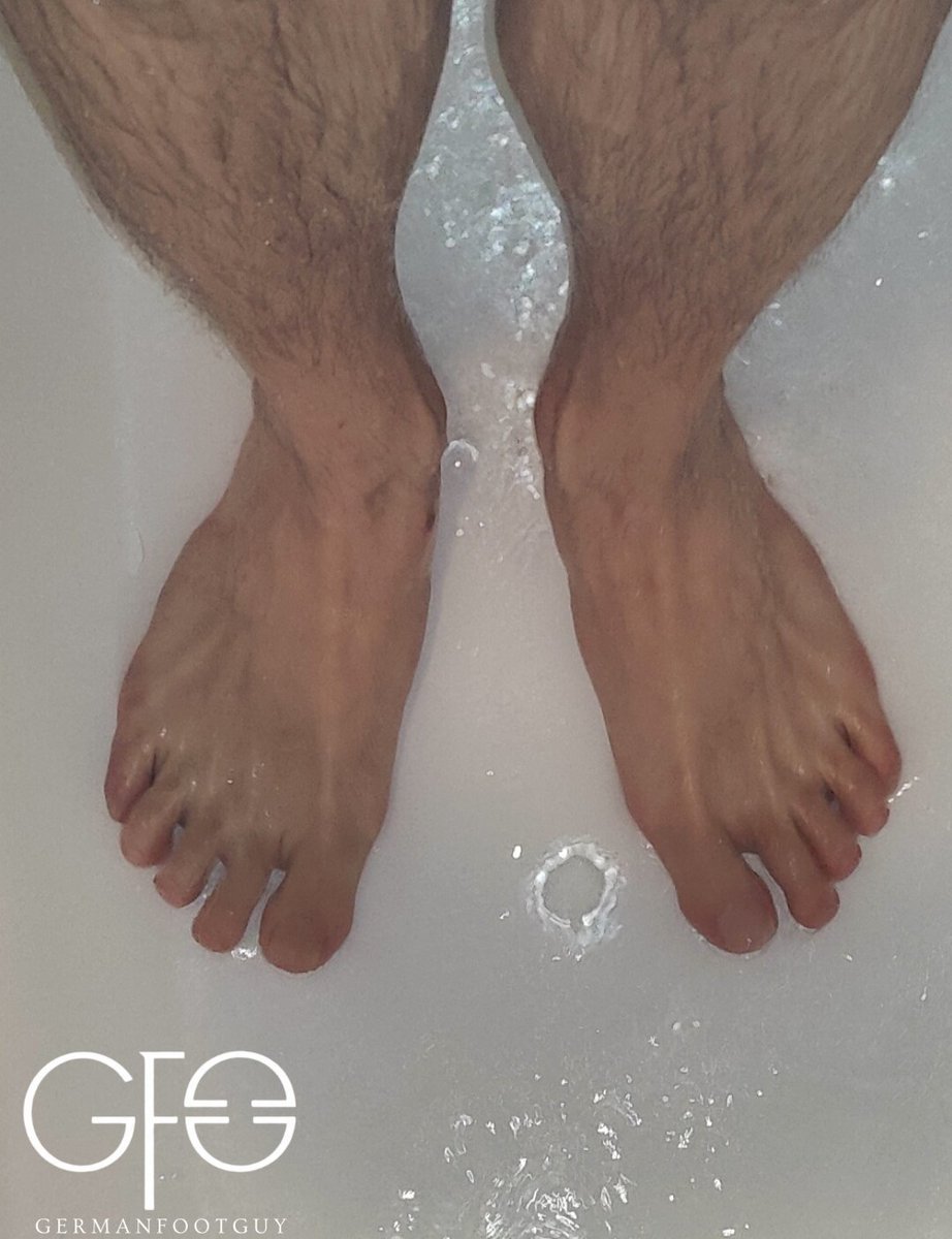 GermanFootGuy's tweet photo. Wet feet. Hairy legs. Nothing complicated.
Just thought you might want the view.
#GayFeet #MaleFeet #WetFeet #Barefoot #HairyMen #Soles #GermanFootGuy https://t.co/0PmhLwjdOG