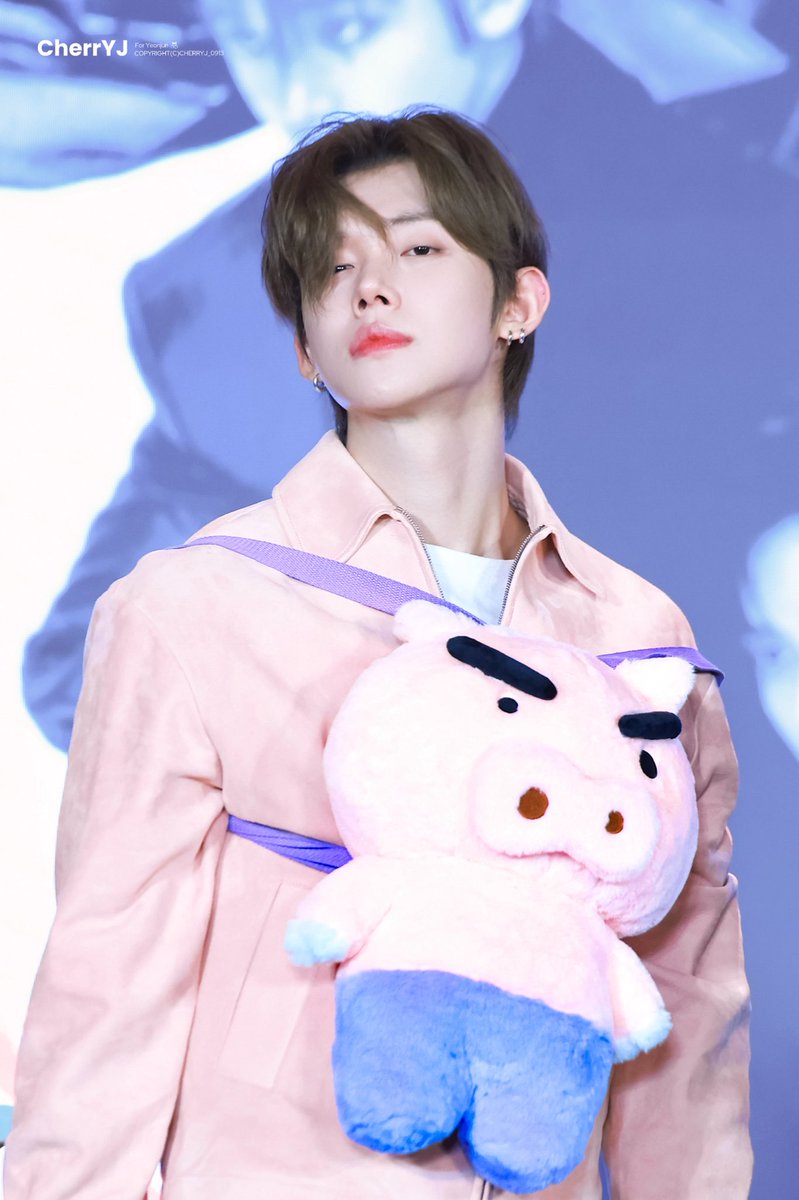 CHERRYJ_0913's tweet photo. 260823 🐽🐽🐽

#연준   #YEONJUN   #ヨンジュン 
#TXT #투모로우바이투게더 https://t.co/RPAOq8oW6r