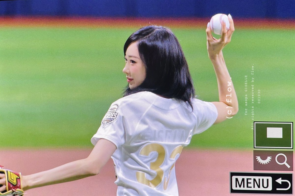 flow001030's tweet photo. 260826 GISELLE FIRST PITCH⚾️

#GISELLExKiwoomHeroes 
#오늘의시구는_애리챤데스
#aespa #æspa #에스파 
#GISELLE #지젤 #ジゼル https://t.co/8D3bXDg3tT