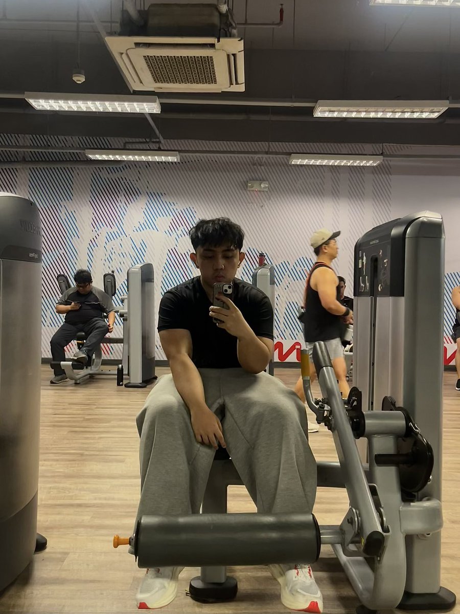 kaixeiii's tweet photo. Ate Taco Bell before leg day 🤓☝️ https://t.co/jDcrPu0bMX